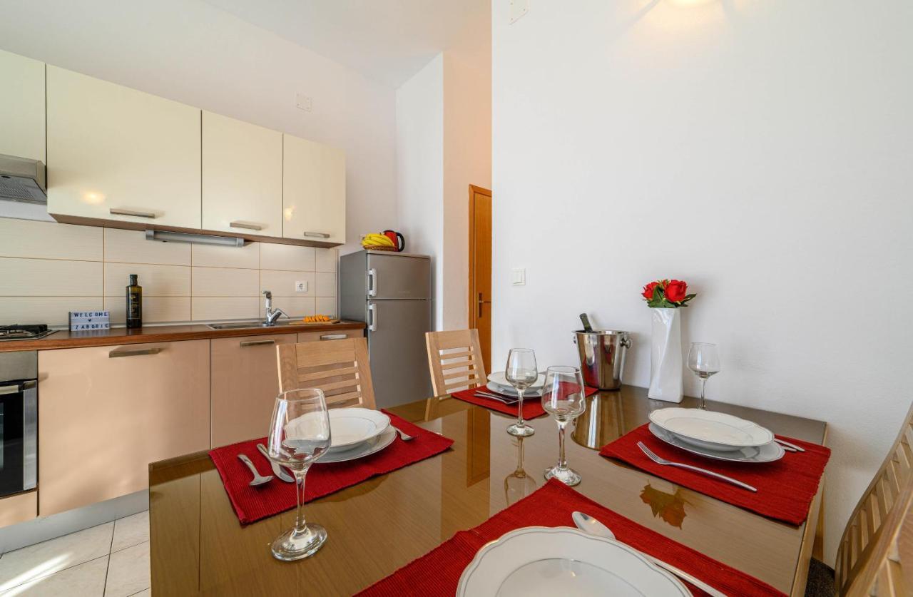 Apartments Vala Zaboric - With Boat Mooring Εξωτερικό φωτογραφία