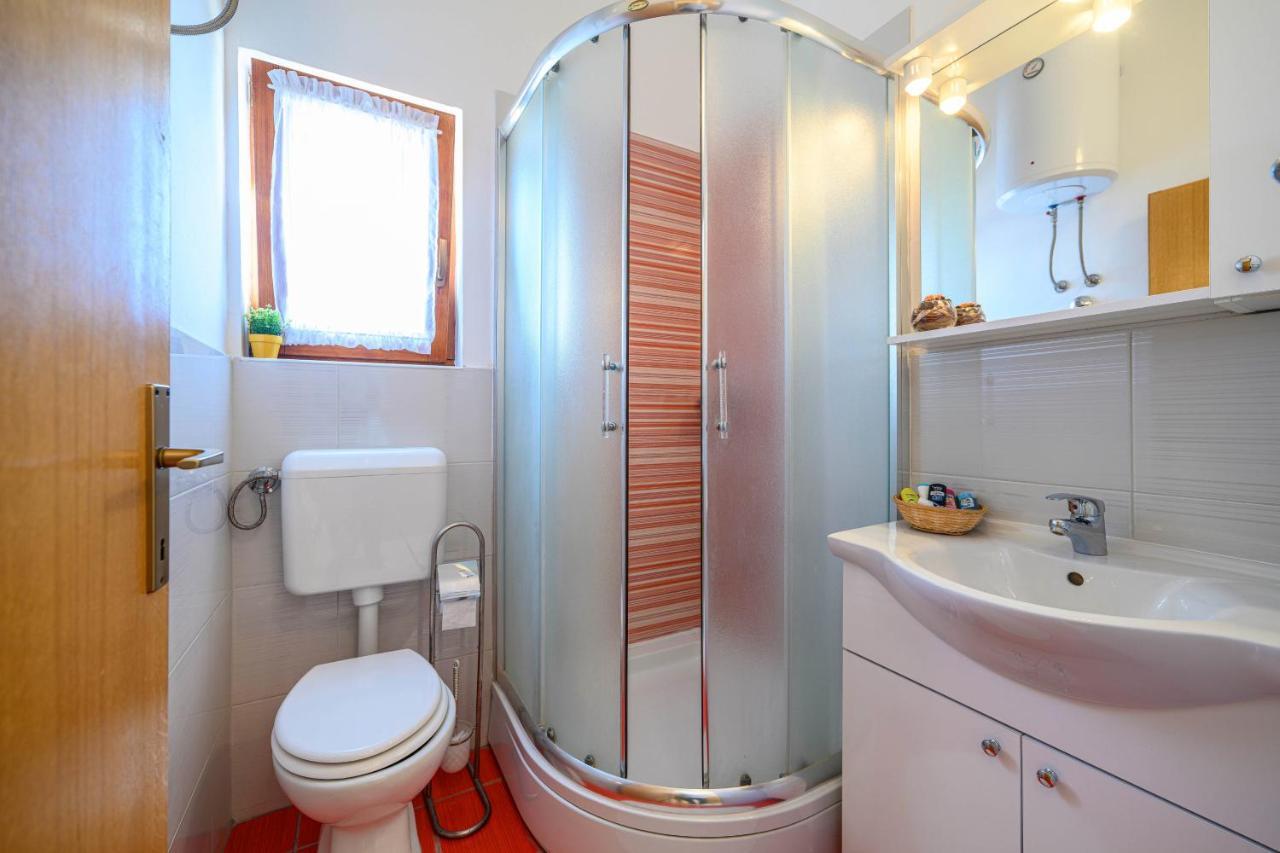 Apartments Vala Zaboric - With Boat Mooring Εξωτερικό φωτογραφία