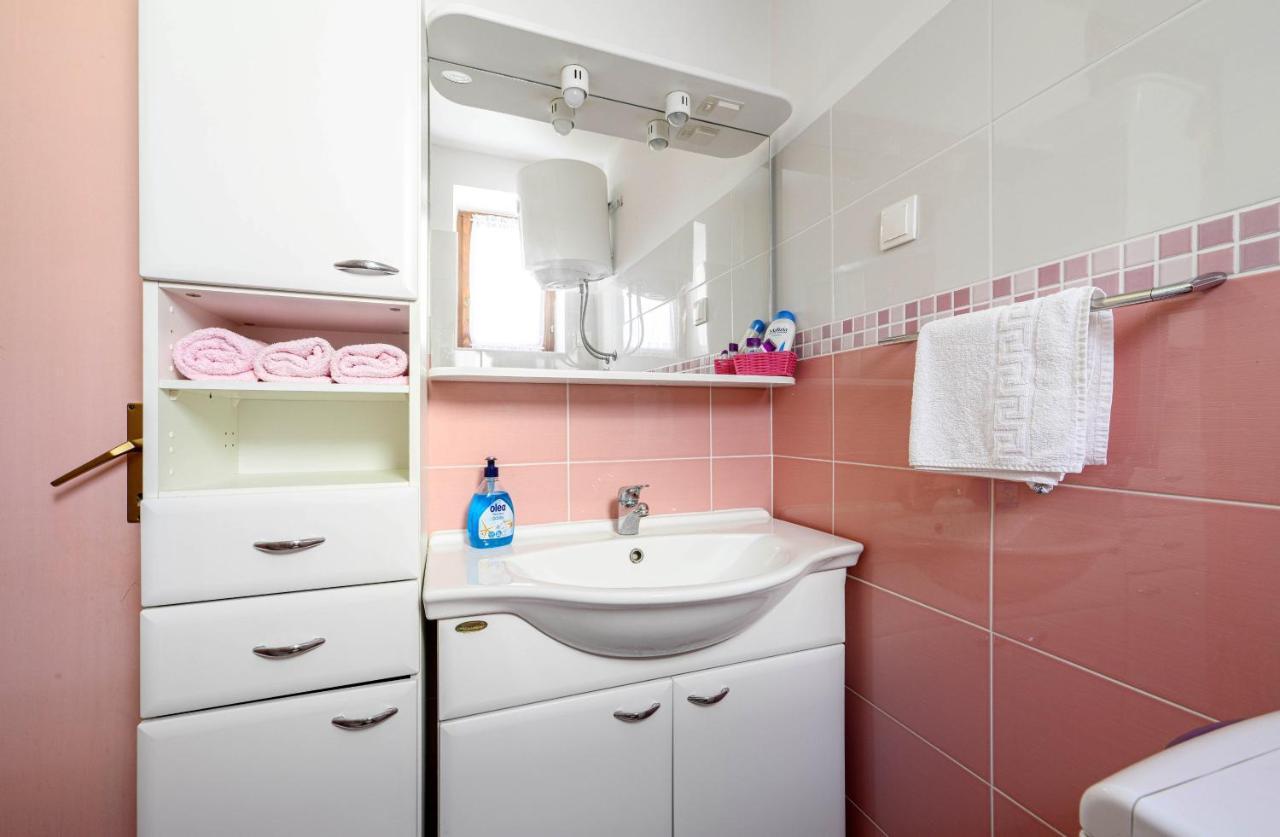 Apartments Vala Zaboric - With Boat Mooring Εξωτερικό φωτογραφία