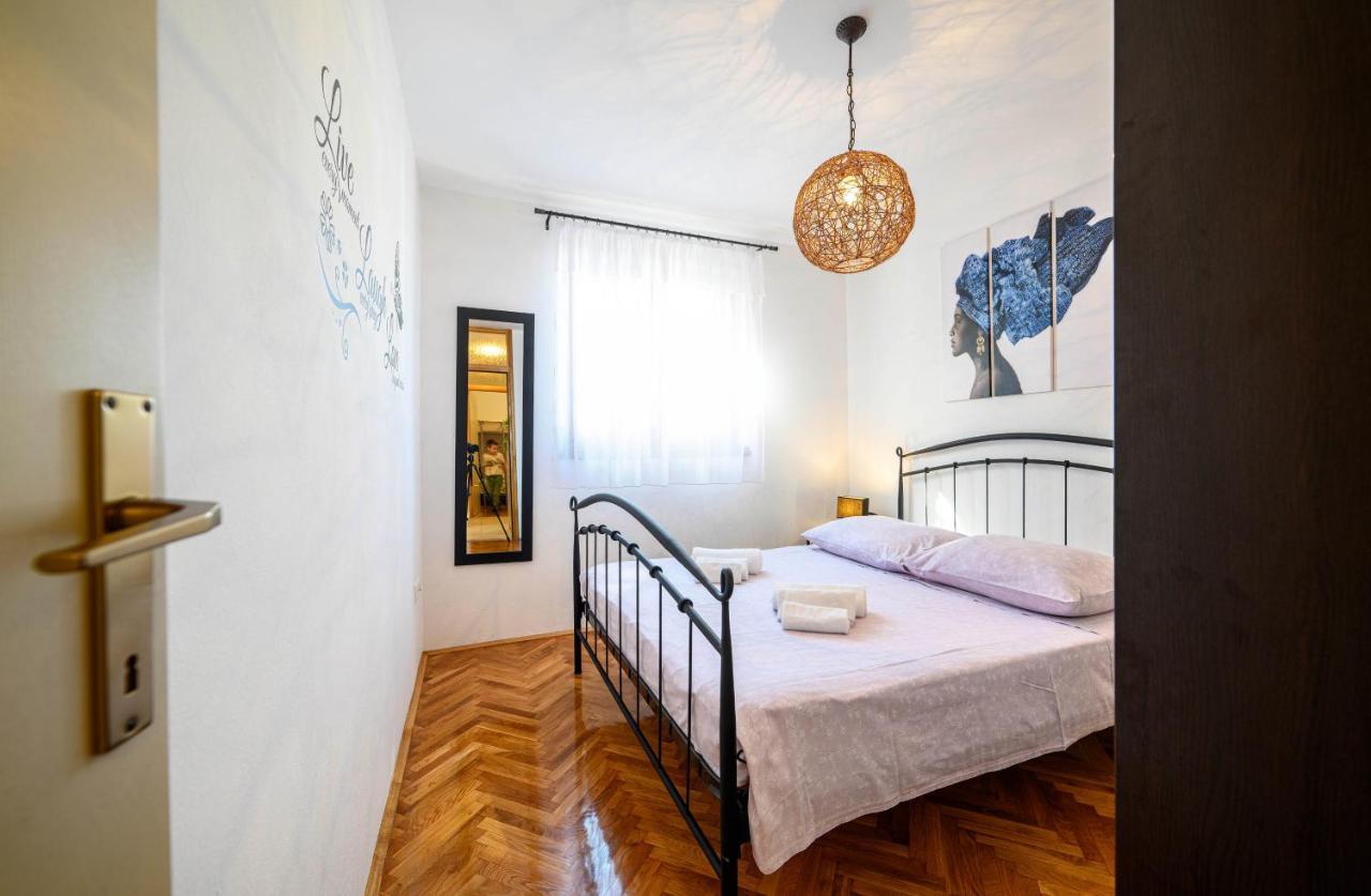 Apartments Vala Zaboric - With Boat Mooring Εξωτερικό φωτογραφία