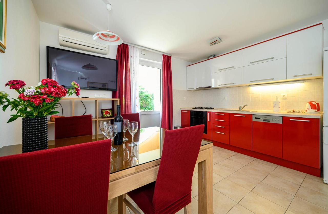 Apartments Vala Zaboric - With Boat Mooring Εξωτερικό φωτογραφία