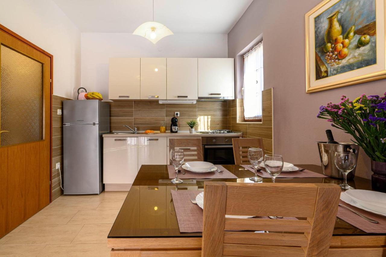 Apartments Vala Zaboric - With Boat Mooring Εξωτερικό φωτογραφία