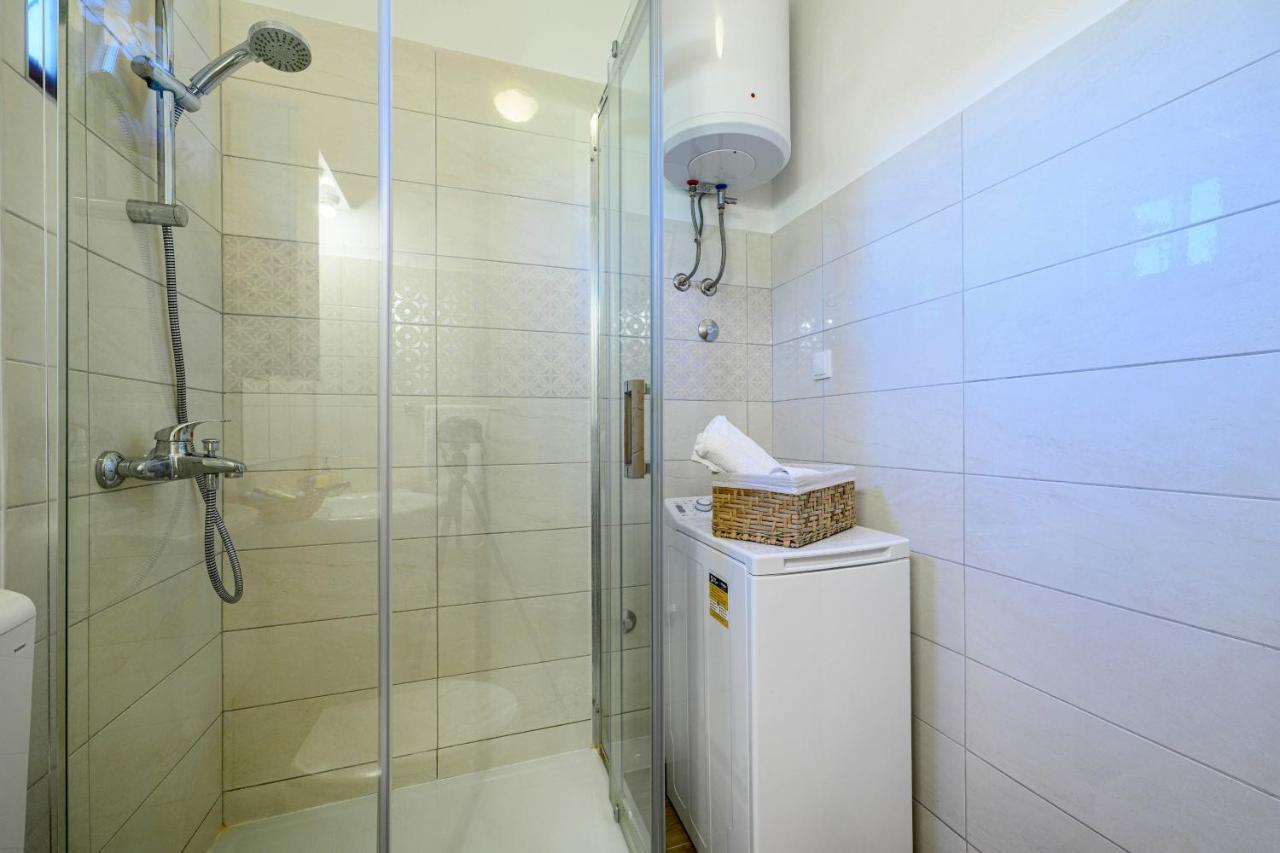 Apartments Vala Zaboric - With Boat Mooring Εξωτερικό φωτογραφία